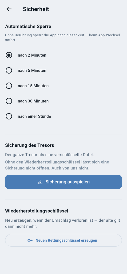 Die Einstellungen zur Sicherheit: automatische Sperre, Sicherung des Tresors als verschlüsselte Datei, Rettungsschlüssel — ohne ihn kann niemand eine Sicherung öffnen, auch der Betreiber nicht.